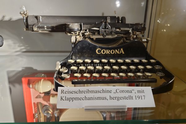 Corona Schreibmaschine